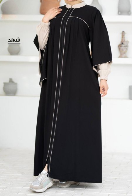 أسود