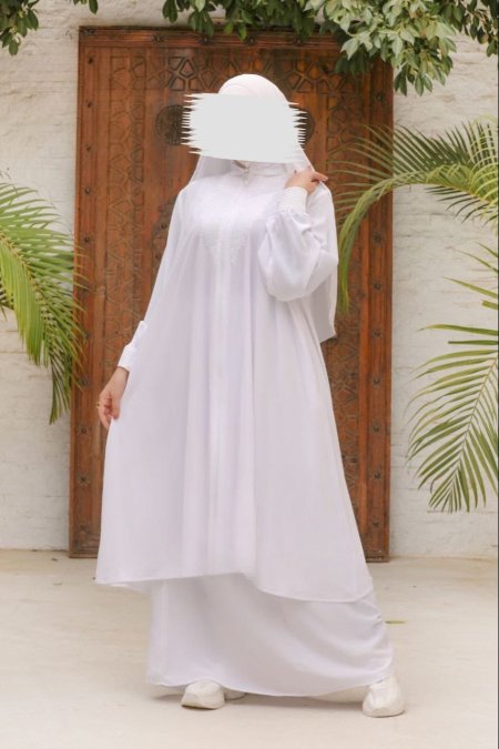 ادناء وقار باللون الابيض